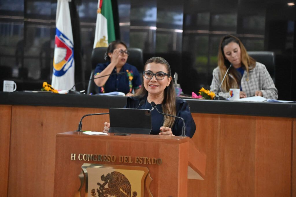 La propuesta incluye reformas legales para que toda institución que atienda menores exija certificado de no inscripción en el registro.