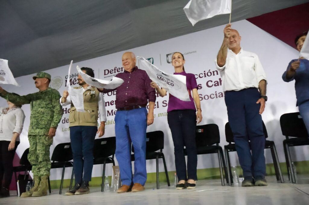 Con 260 camas y 46 especialidades, la unidad beneficiará a más de 558 mil personas y será pionera en el modelo IMSS universal. También se anunció la construcción de un paso vehicular y mejoras en la carretera transpeninsular.
