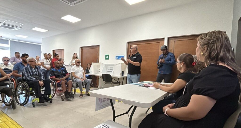 Aplican protocolo del INE para que las personas con discapacidad ejerzan su voto sin barreras ni discriminación.