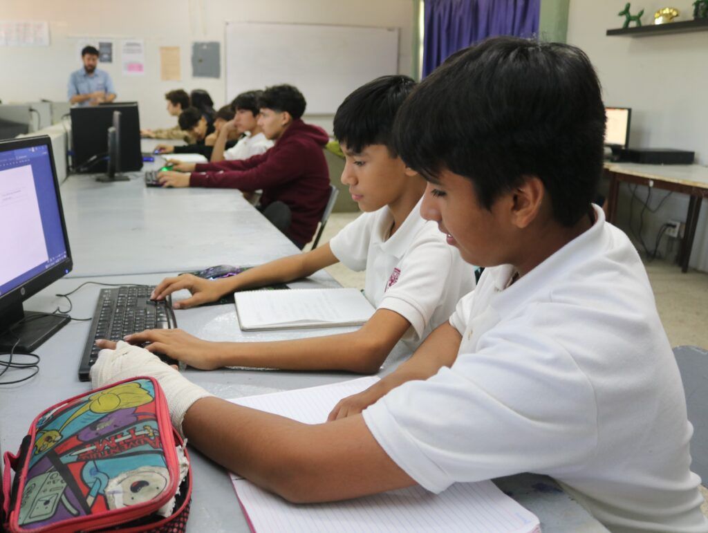 Secundarias técnicas aplican estrategias integrales para mejorar el desempeño académico y preparar a jóvenes para el bachillerato tecnológico.