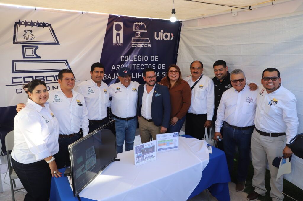 La Expo Construcción reunió a dependencias estatales y profesionales del ramo para presentar oportunidades de desarrollo y fortalecer vínculos comerciales.