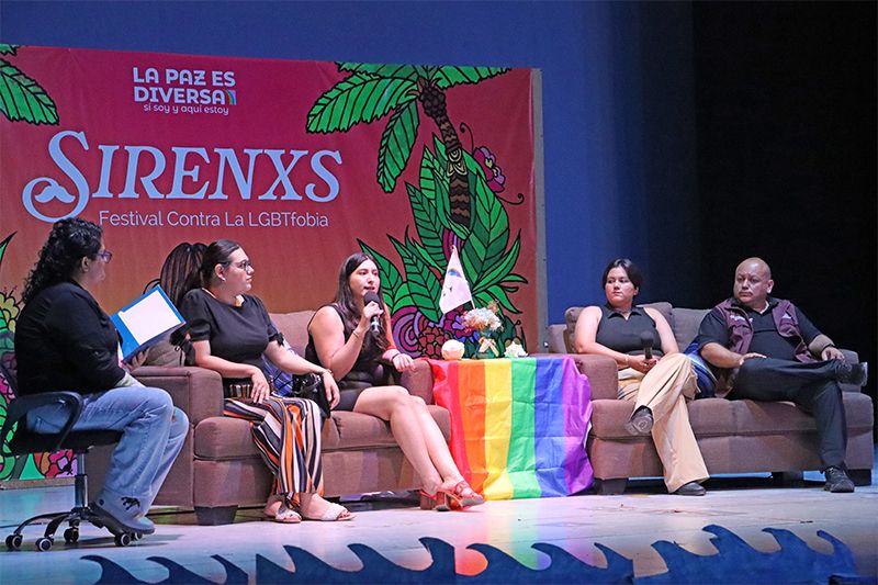 Durante el foro SIRENXS contra la LGTBfobia, autoridades destacaron el compromiso del estado con la salud sexual, el respeto a la diversidad y la igualdad de acceso a tratamientos.