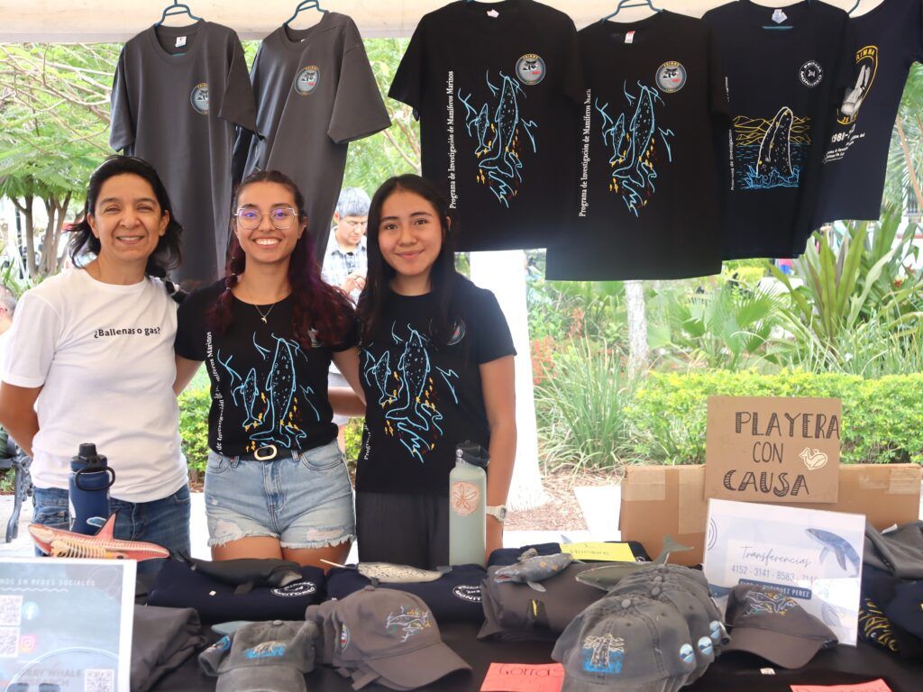 Más de 30 mujeres participaron en el Bazar Comunitario ofreciendo sus productos y servicios en el corazón de La Paz.