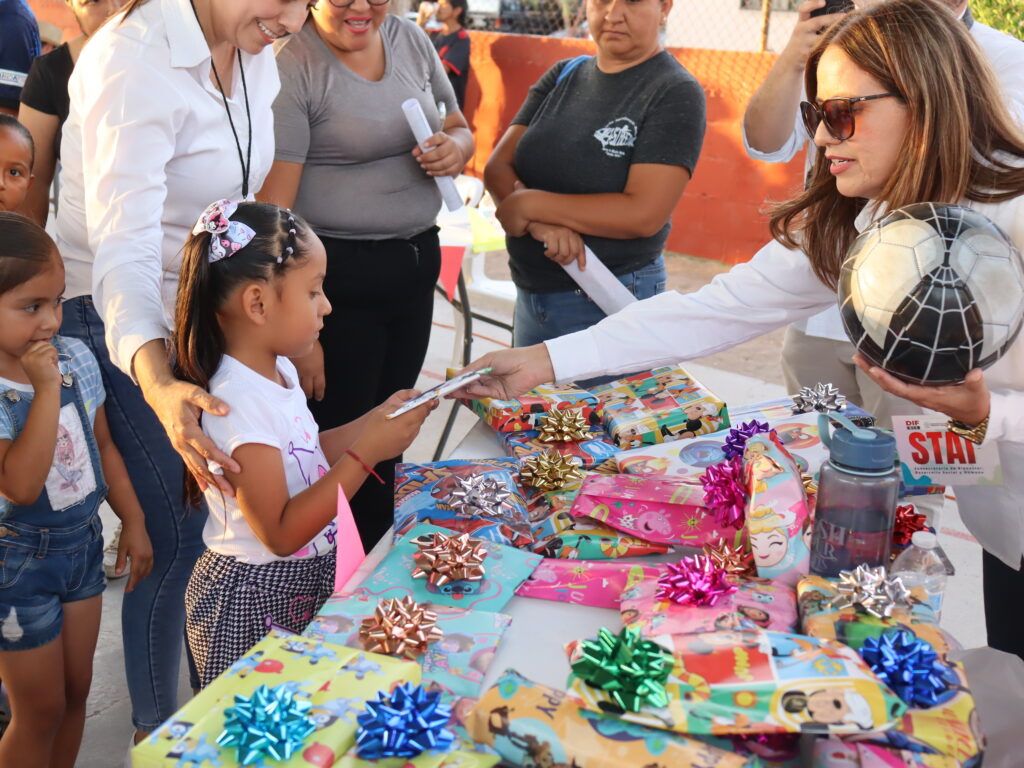 La Secretaría del Trabajo y Bienestar Social refuerza su compromiso con la niñez a través de actividades lúdicas y comunitarias en la colonia Lázaro Cárdenas.