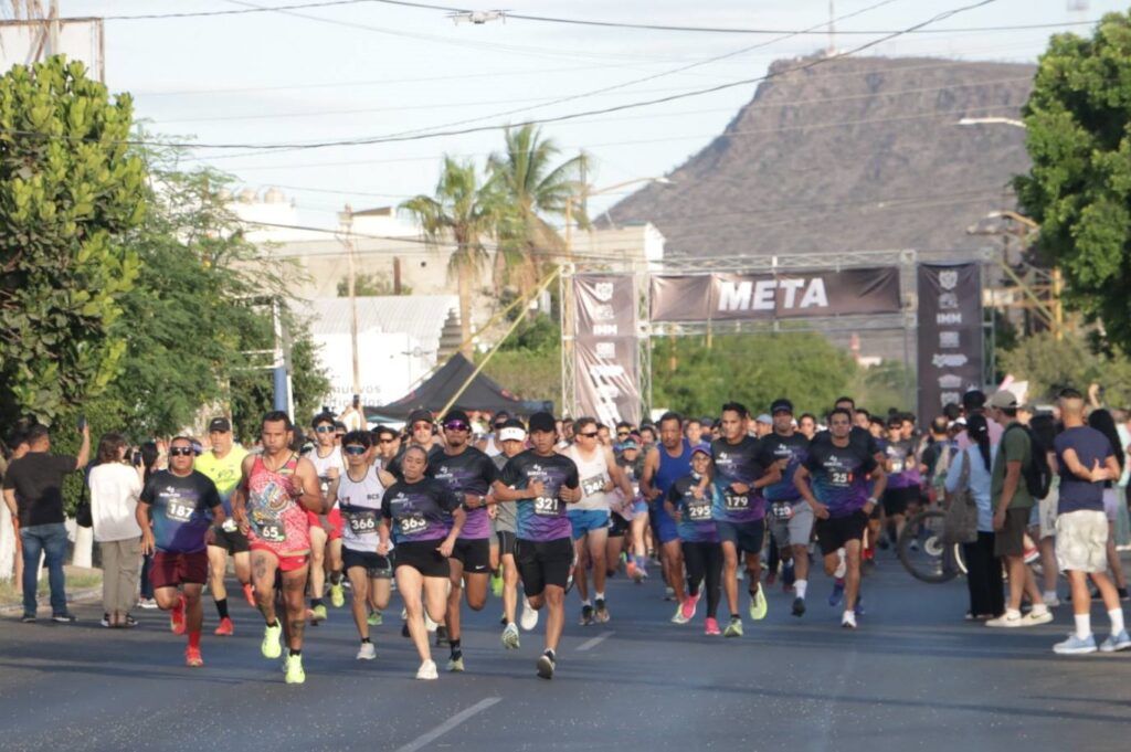 Con más de 330 participantes, el Medio Maratón Costero reunió a familias, atletas y talentos locales, en una fiesta atlética que también apoyó al Instituto Municipal de las Mujeres.