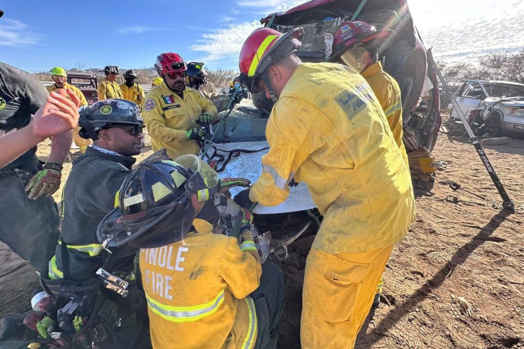 Elementos del Heroico Cuerpo de Bomberos fueron capacitados por el equipo PXT de Estados Unidos, fortaleciendo sus habilidades para atender emergencias viales en el municipio.