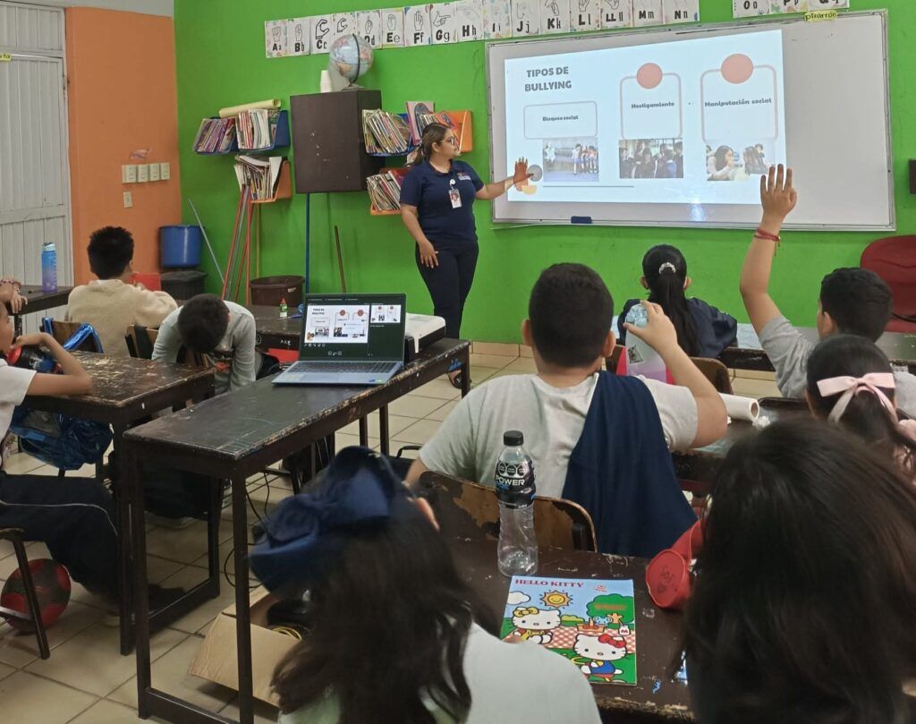 Pláticas en escuelas primarias buscan prevenir abusos y promover una cultura de paz, con herramientas reales para niñas, niños y adolescentes.