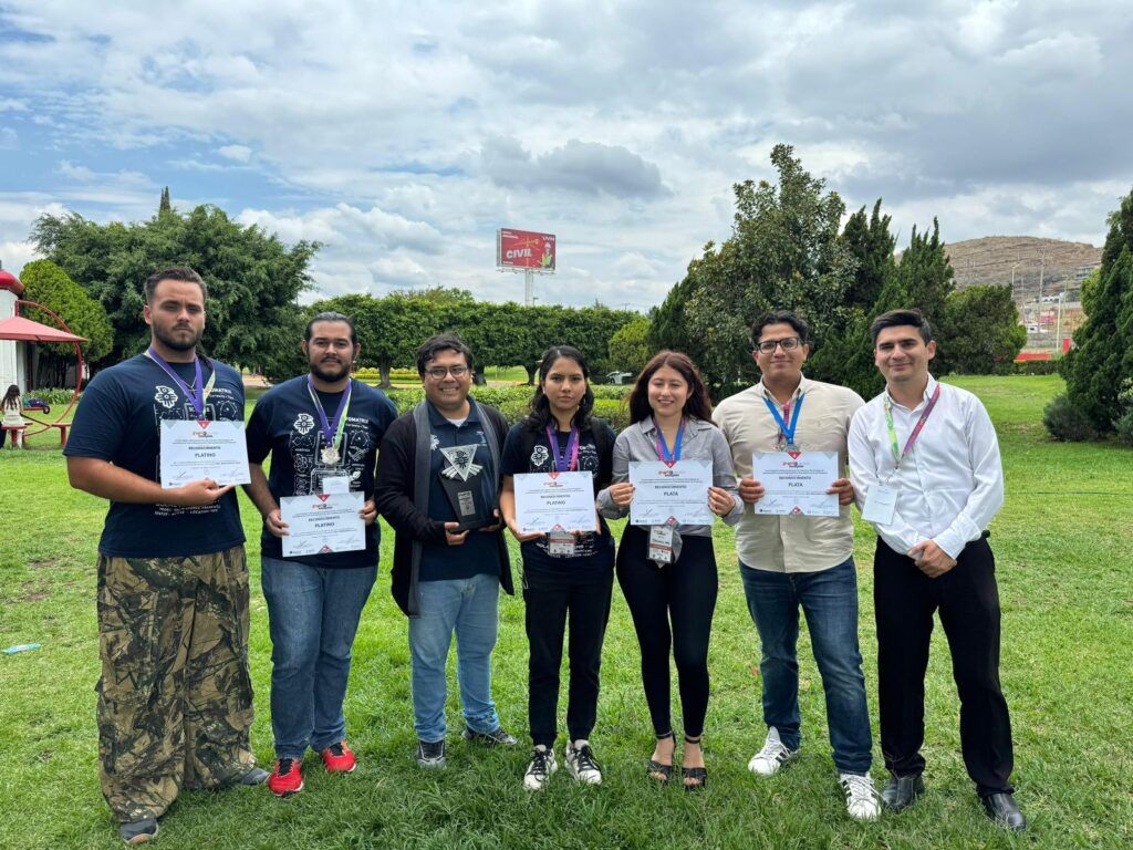 Estudiantes sudcalifornianos obtienen platino, dos platas y un bronce entre más de 900 participantes de Infomatrix de toda Iberoamérica.