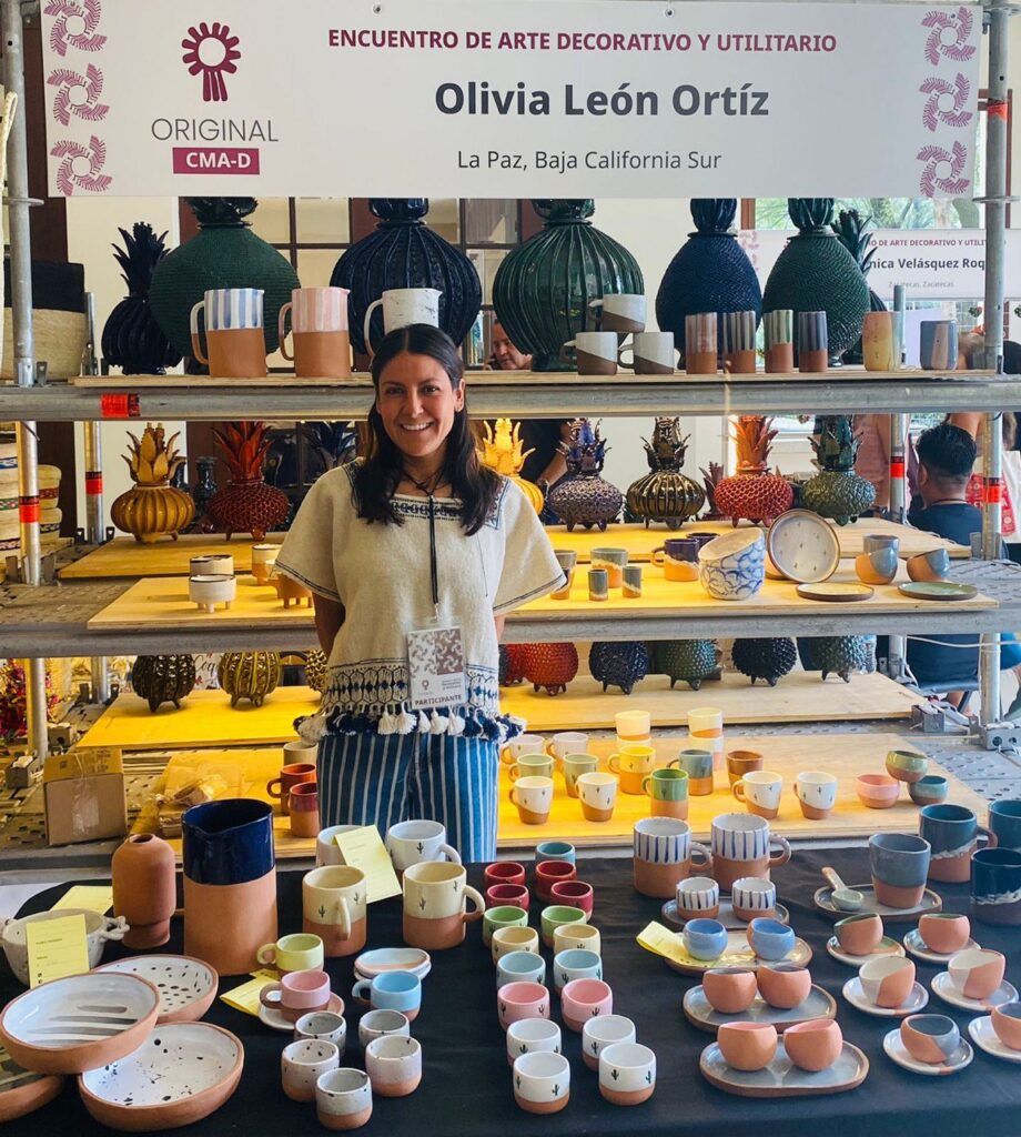 Obras de Olivia León Ortíz y Pedro Martínez Dibene destacan en el Encuentro Nacional de Arte Original, junto a más de 200 creadores de 28 estados.