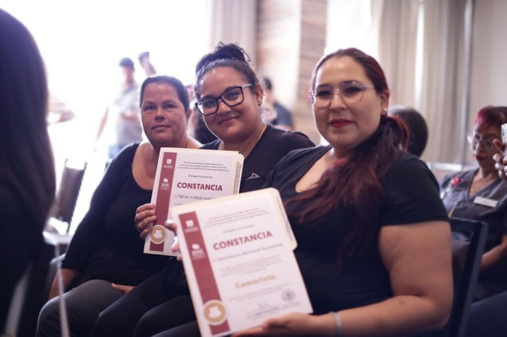 El curso de camaristas fortalece la empleabilidad de mujeres en el sector turístico, con respaldo del Servicio Nacional de Empleo.