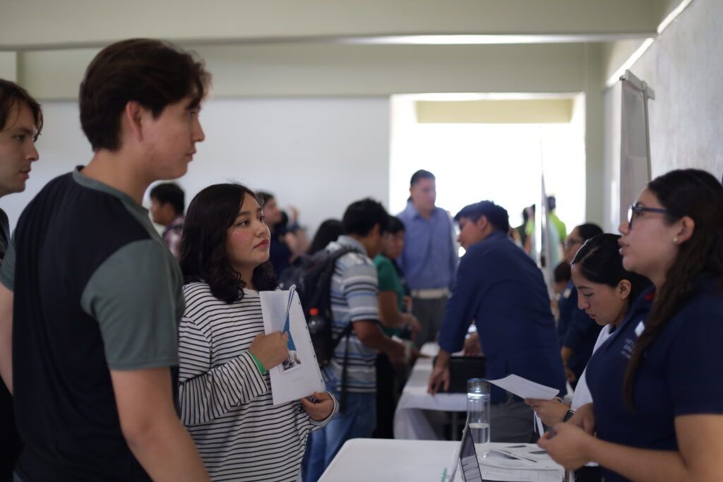 Más de 600 vacantes serán ofertadas a jóvenes mayores de 18 años; buscan promover empleos formales durante el periodo vacacional.