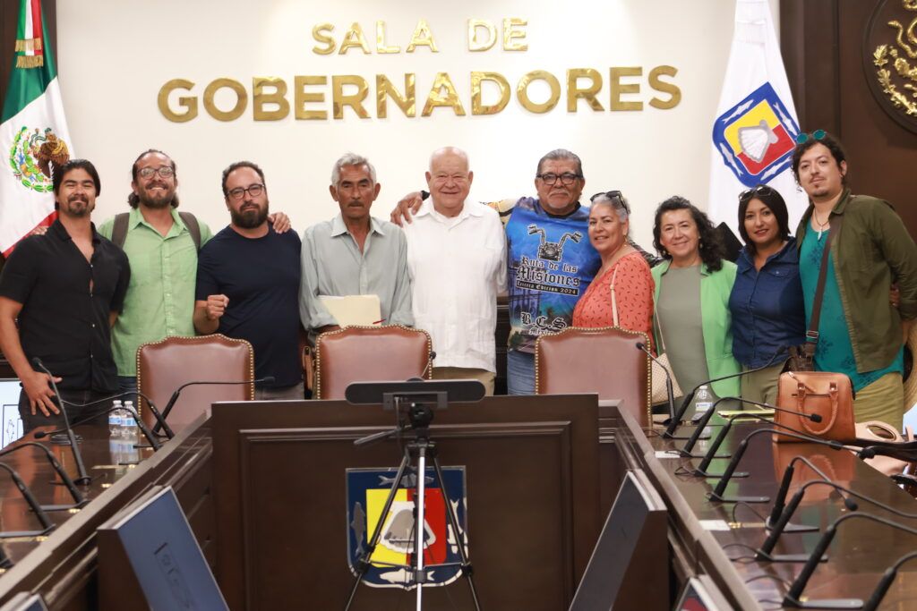 Habitantes de Todos Santos expresaron su preocupación por proyectos turísticos y el actual Plan de Desarrollo Urbano; el mandatario estatal ofreció soluciones conjuntas.