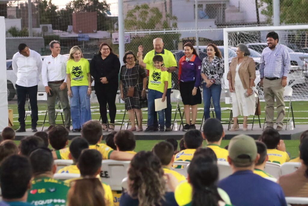 Con inversión estatal de 3.63 mdp, el gobernador entrega campo de fútbol 7 renovado en la Unidad Deportiva Nuevo Sol