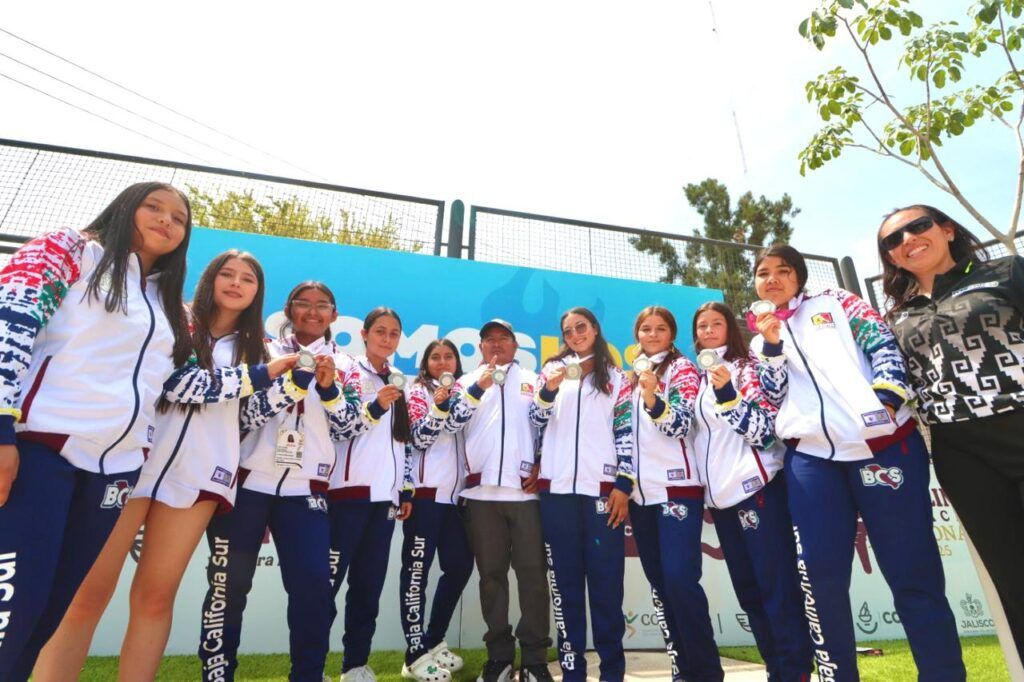 El equipo femenil de hockey in line consiguió su primera medalla en la disciplina, mientras el dueto de natación artística subió al podio con bronce.