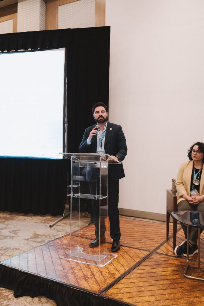 La API-BCS presentó avances en eficiencia energética, reducción de emisiones y digitalización en el transporte marítimo durante encuentro en Ensenada.