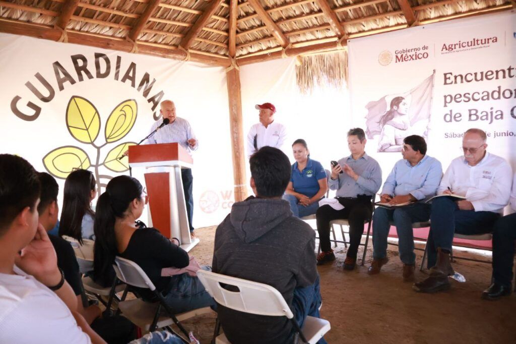acuerdan impulsar un polígono acuícola, mejorar vigilancia y apoyar con infraestructura y equipo a cooperativas locales.