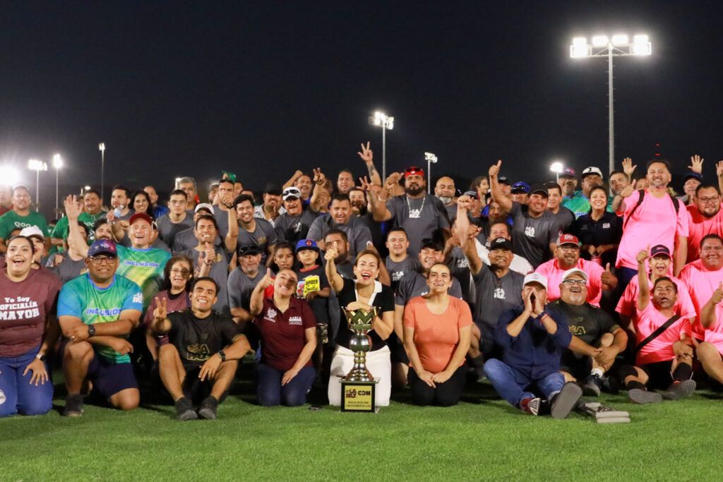 Más de 500 empleados municipales participaron en disciplinas como fútbol, básquet, softbol y ajedrez en un ambiente familiar por el día del padre.
