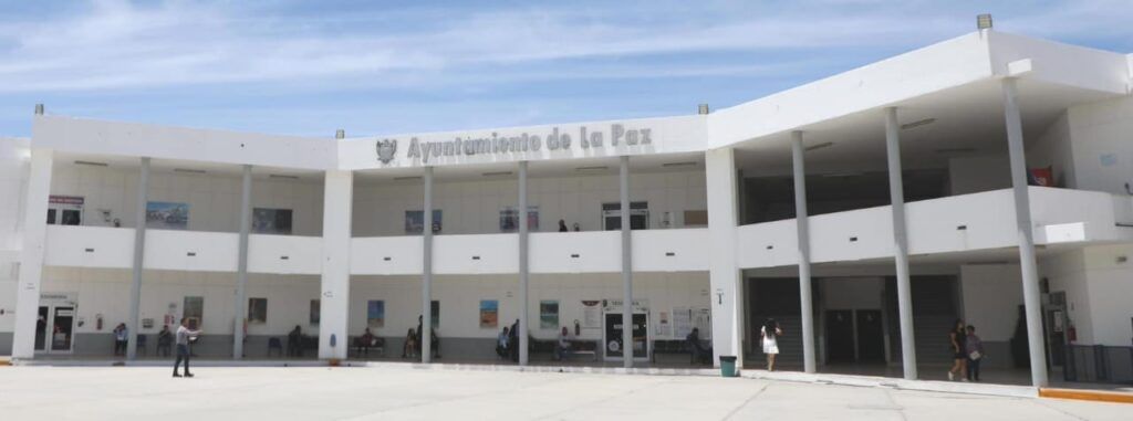 Se mantiene abierta la mesa de negociación con participación de autoridades municipales y Sindicato de Burócratas; se prevé una nueva reunión en diez días.