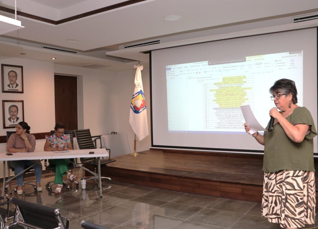 SEP Baja California Sur aplica lineamientos del nuevo decreto federal en evento público para fortalecer la equidad en el sistema educativo.