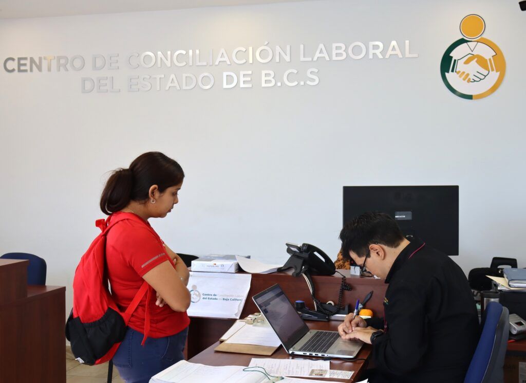 La campaña “Párale a la Violencia” articula acciones legales, asesoría gratuita y acompañamiento a trabajadoras que denuncien agresiones o discriminación.