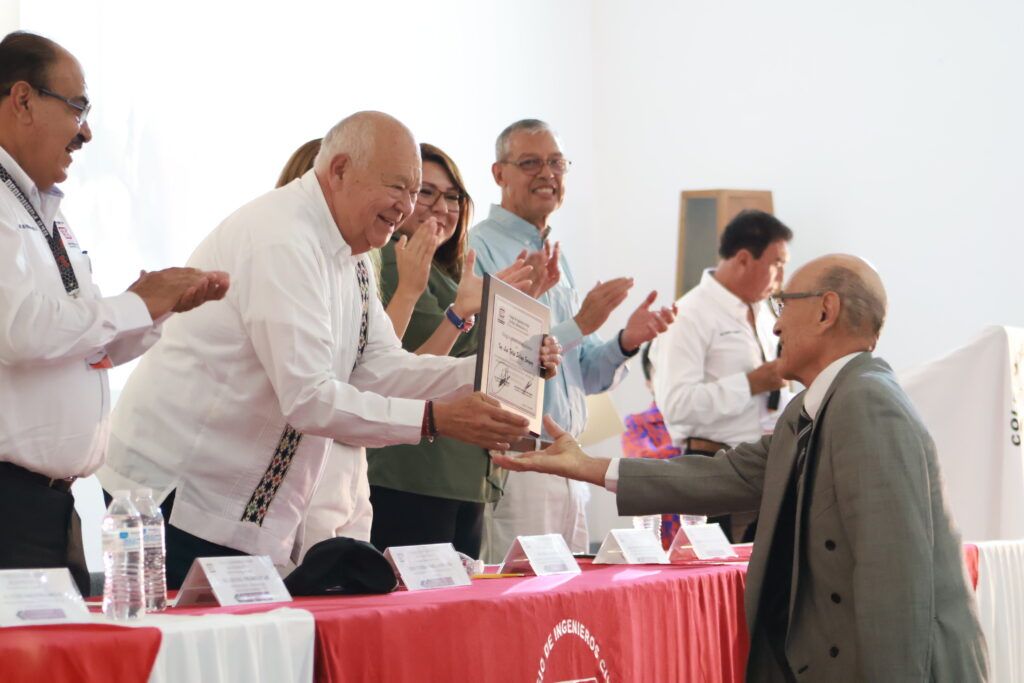 Durante la conmemoración del Día del Ingeniero Civil, se entregaron reconocimientos y se refrendó el compromiso de impulsar obras en beneficio de la ciudadanía.