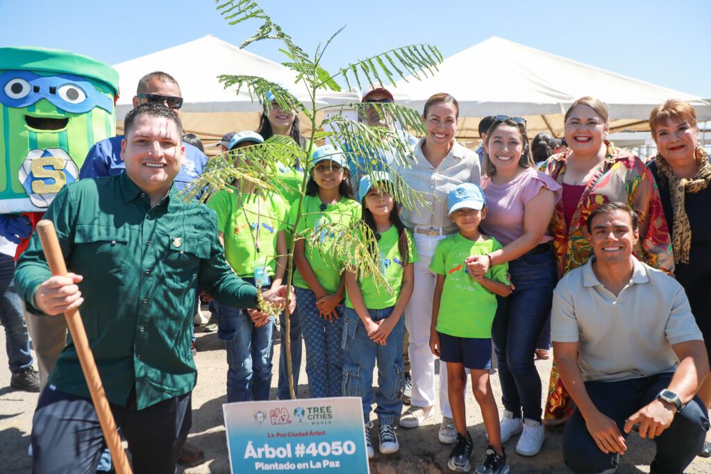 La estrategia busca plantar 25 mil árboles y reducir los residuos plásticos en el municipio; se recolectaron ya 15 toneladas con el programa Ruta Cero.