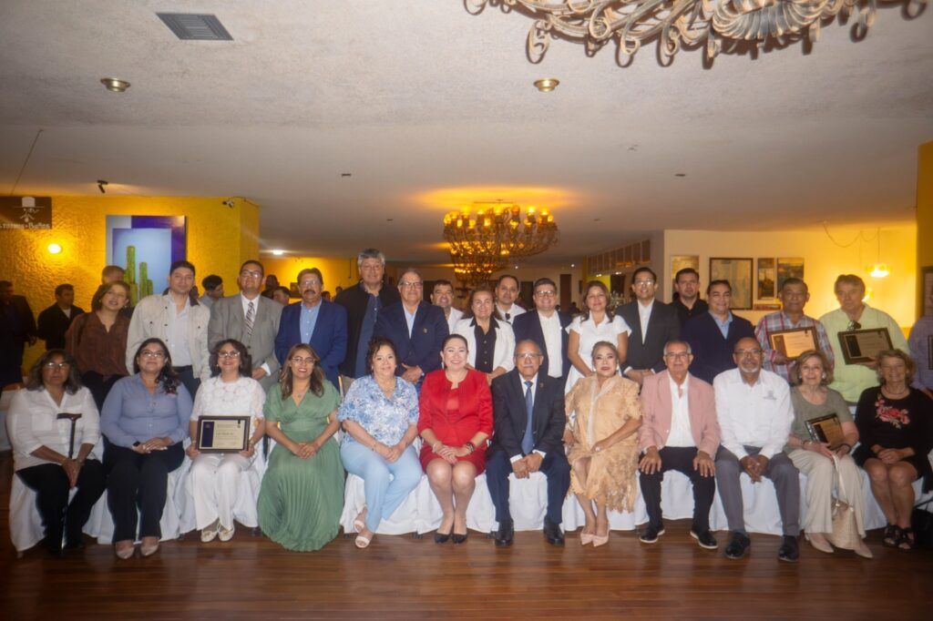 La extensión académica rindió homenaje a docentes fundadores y aliados estratégicos que han impulsado su consolidación en la región norte.