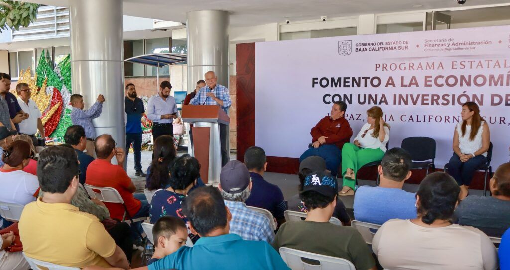 Víctor Castro anuncia que se han otorgado más de mil microfinanciamientos y se duplicará la inversión en los próximos dos años.