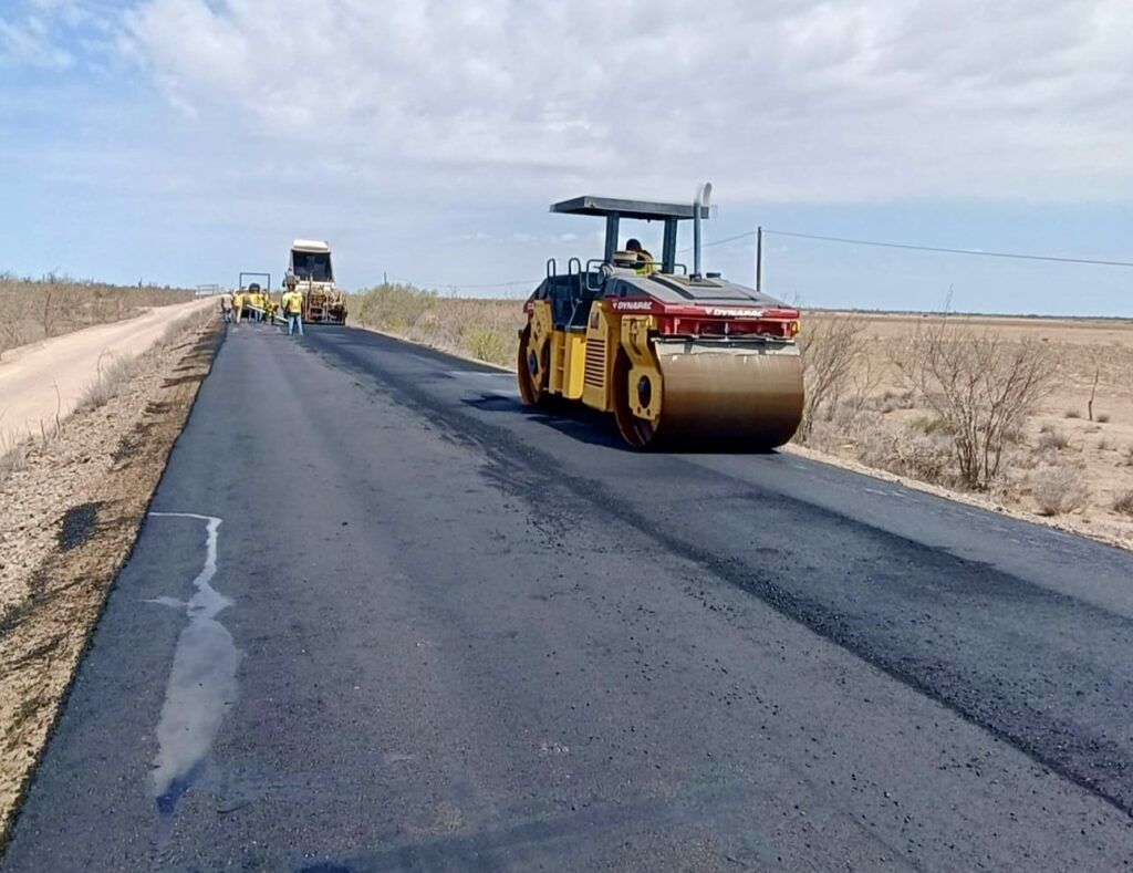 Los trabajos corresponden al reencarpetado con mezcla asfáltica, lo que permitirá mejorar significativamente la movilidad, la seguridad vial, así como la conectividad de las familias 