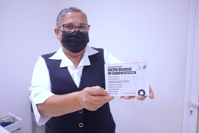 Madres, padres y tutores deben acudir a centros de salud para obtener la certificación de cartilla de vacunación de niñas y niños menores de seis años.