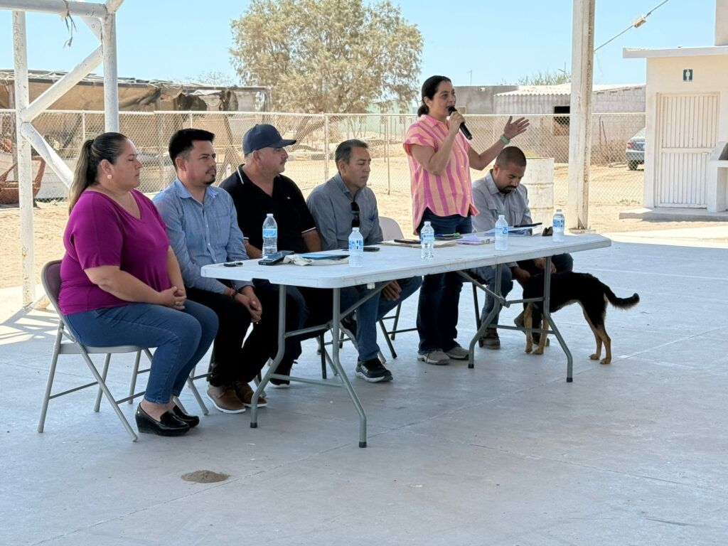 Autoridades de los tres niveles de gobierno revisan avances del proyecto energético en esta comunidad pesquera clave para el turismo de avistamiento de ballena gris.