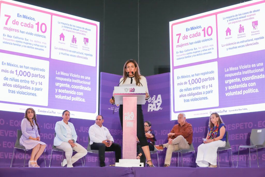 En un año, se recibieron más de 2,000 denuncias y se emitieron 921 medidas de protección; además, se amplió el servicio del Centro de Justicia para las Mujeres a 24/7.