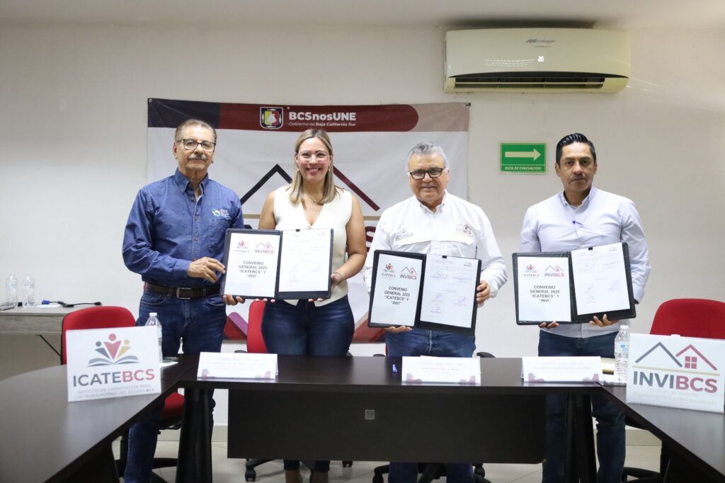 El acuerdo busca elevar la eficiencia del servicio público y fortalecer “MUJERES ROMPIENDO MUROS” con oficios no tradicionales y certificación oficial.