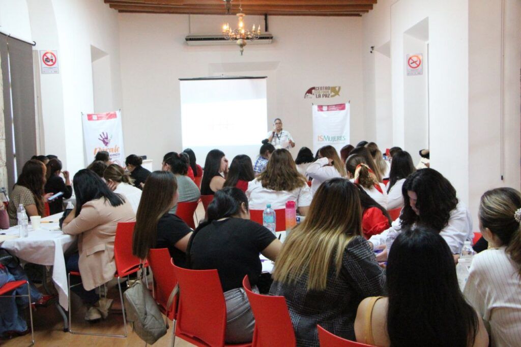 Personal de los cinco municipios refuerza coordinación y protocolos para atender violencia contra mujeres, niñas, niños y adolescentes.