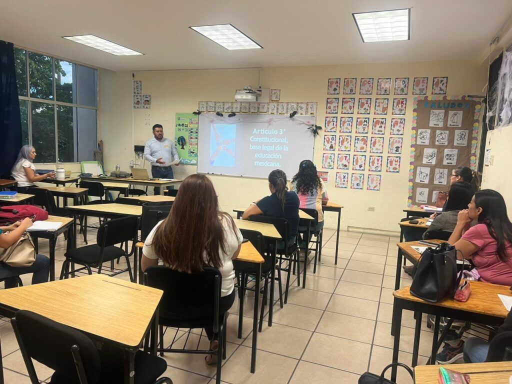Desde la primera semana de octubre se impartirán seis cursos presenciales en todos los municipios; eje: Plan y Programas 2022 de la Nueva Escuela Mexicana.