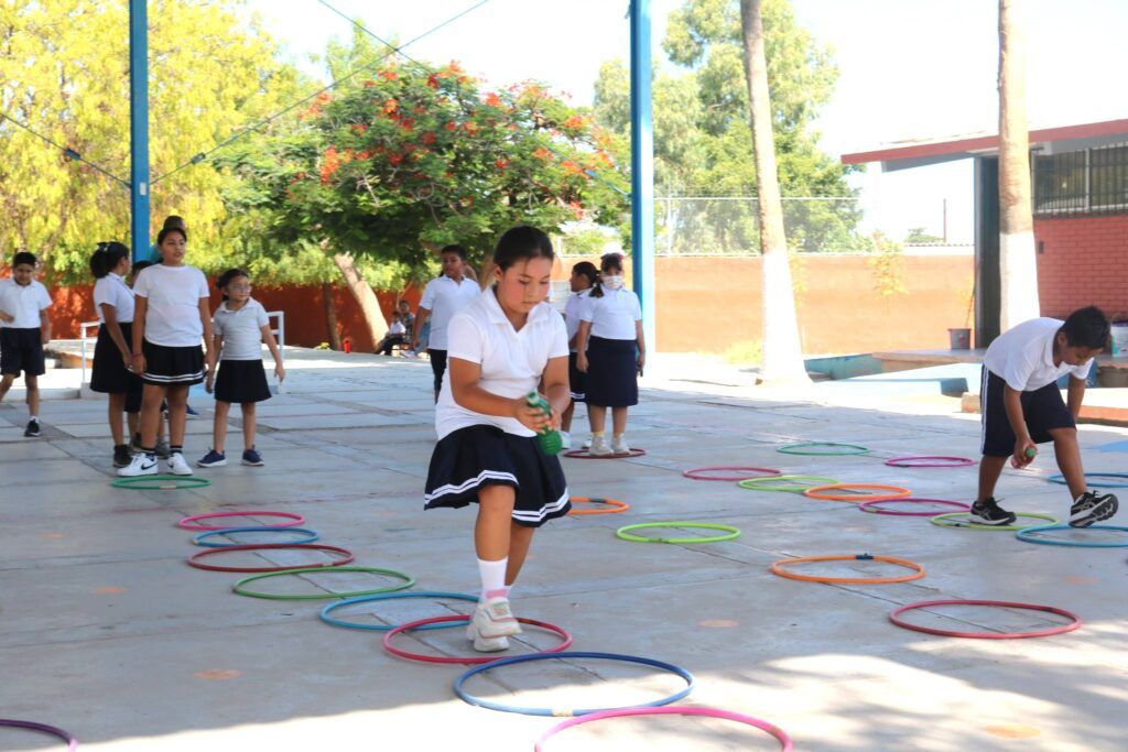 Con prácticas deportivas y hábitos saludables, la SEP fortalece la socialización y el desempeño escolar.