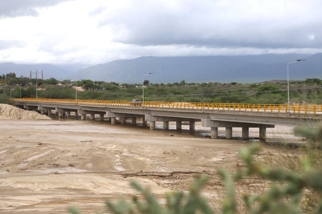 Las estructuras afectadas no forman parte del cuerpo principal; la operatividad del Puente Santa Cruz continúa sin contratiempos.