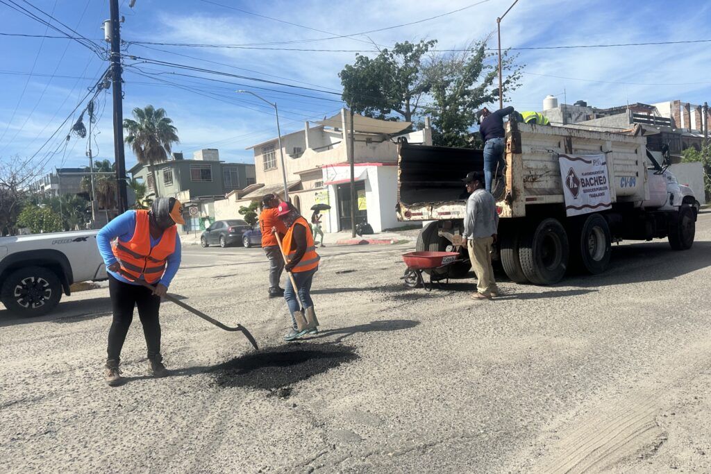Se concluye nivelación en arterias principales y se atienden tramos de Colosio Universidad Pino Payas y avenida de los Deportistas