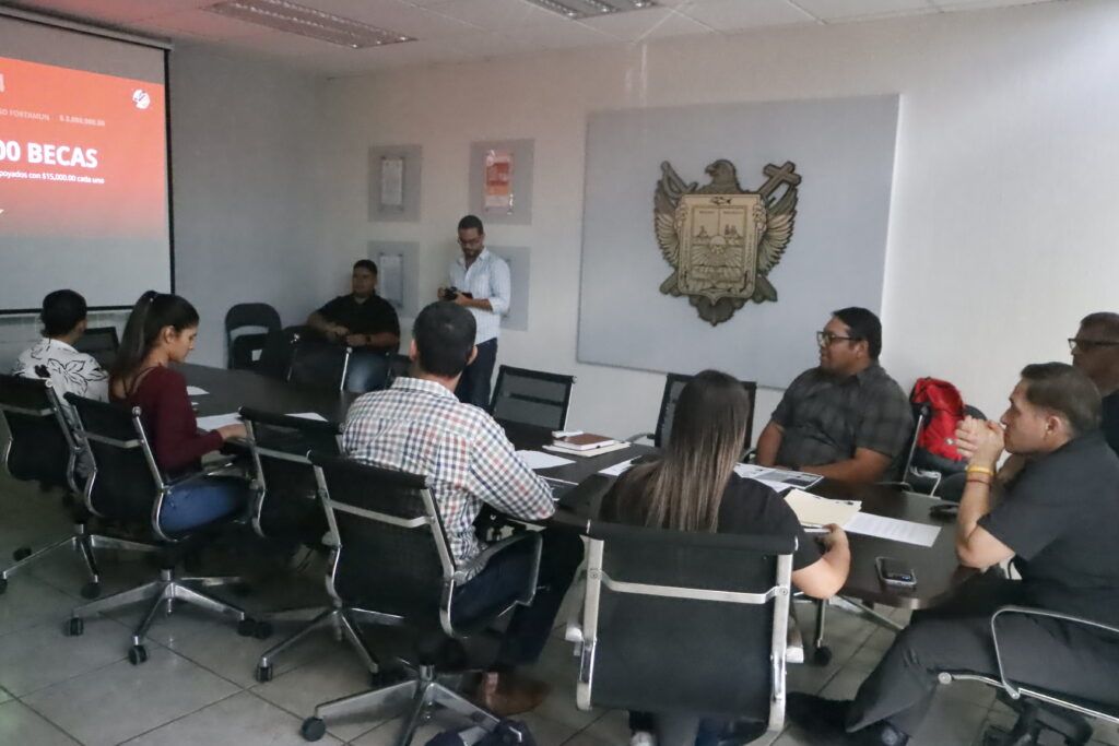 El programa municipal de becas reconoce a quienes representaron a La Paz en las fases de la Olimpiada Nacional.