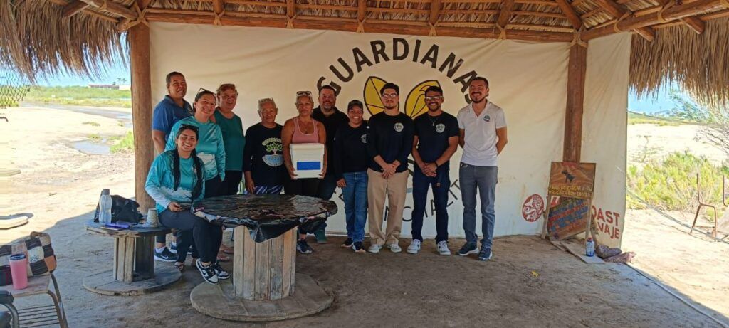 “Guardianas de El Conchalito”, colectivo mayoritariamente de mujeres, inicia ruta para integrarse al sector ostrícola con donación universitaria de semilla de ostión