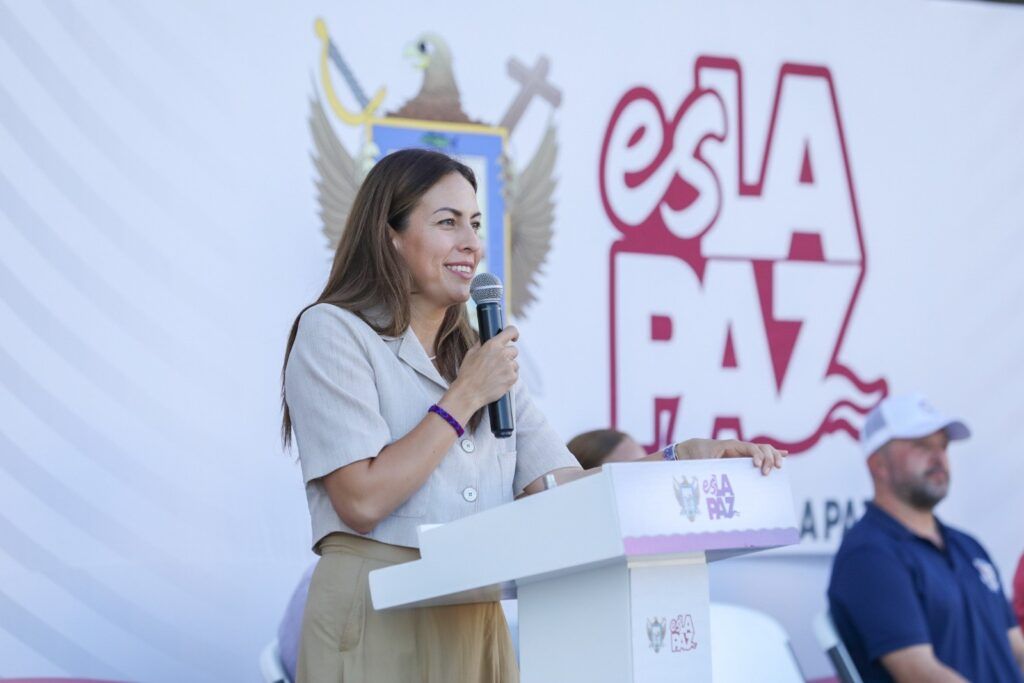 Quiroga enfrenta crítica y desestima estridencias mientras entrega obra y servicios en barrios y avenidas.
