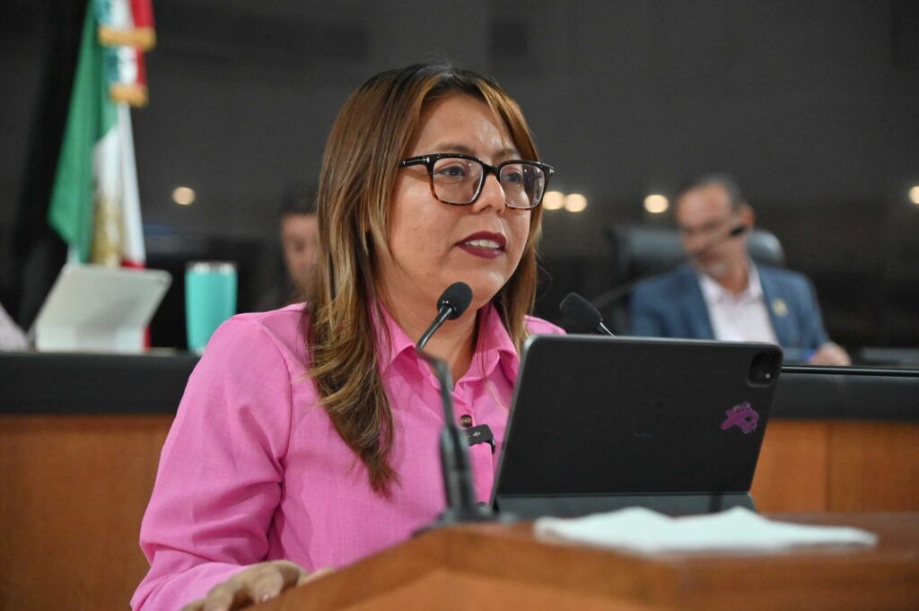 La iniciativa plantea una plataforma electrónica para envío y recepción de documentos internos, reduciendo el uso de papel y fortaleciendo la transparencia legislativa.