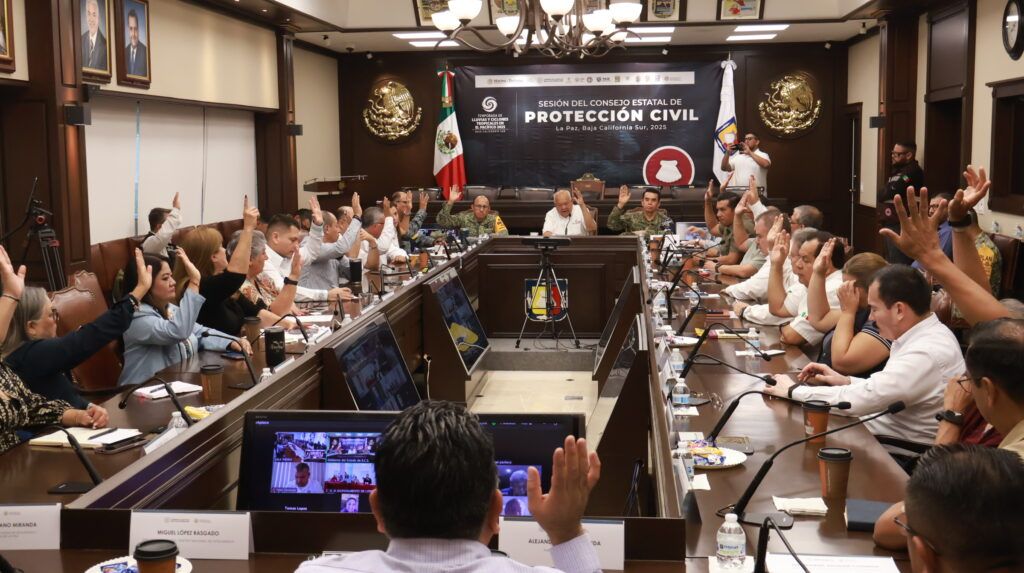 Priscilla avanza paralela a la península sin riesgo mayor. Daños menores en Los Cabos y parcialmente en La Paz; Consejo Estatal declara receso y mantiene vigilancia.