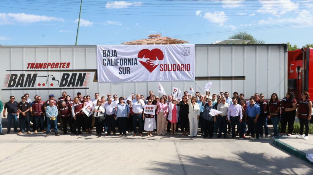 Siete vehículos parten desde el Centro de Acopio Solidaridad con donativos de los cinco municipios y traslado naval por la Semar desde Pichilingue hacia Veracruz, Querétaro, Puebla, Hidalgo y San Luis Potosí.