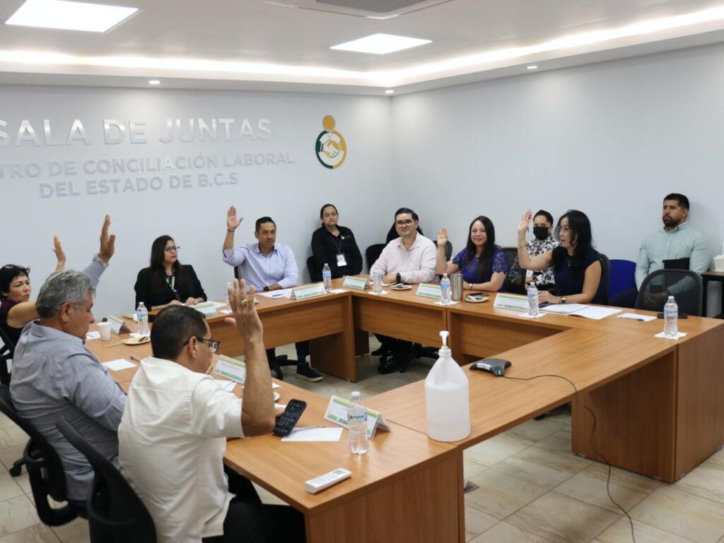 La Junta de Gobierno aprueba manuales y lineamientos para robustecer la atención y dar certidumbre a usuarios.