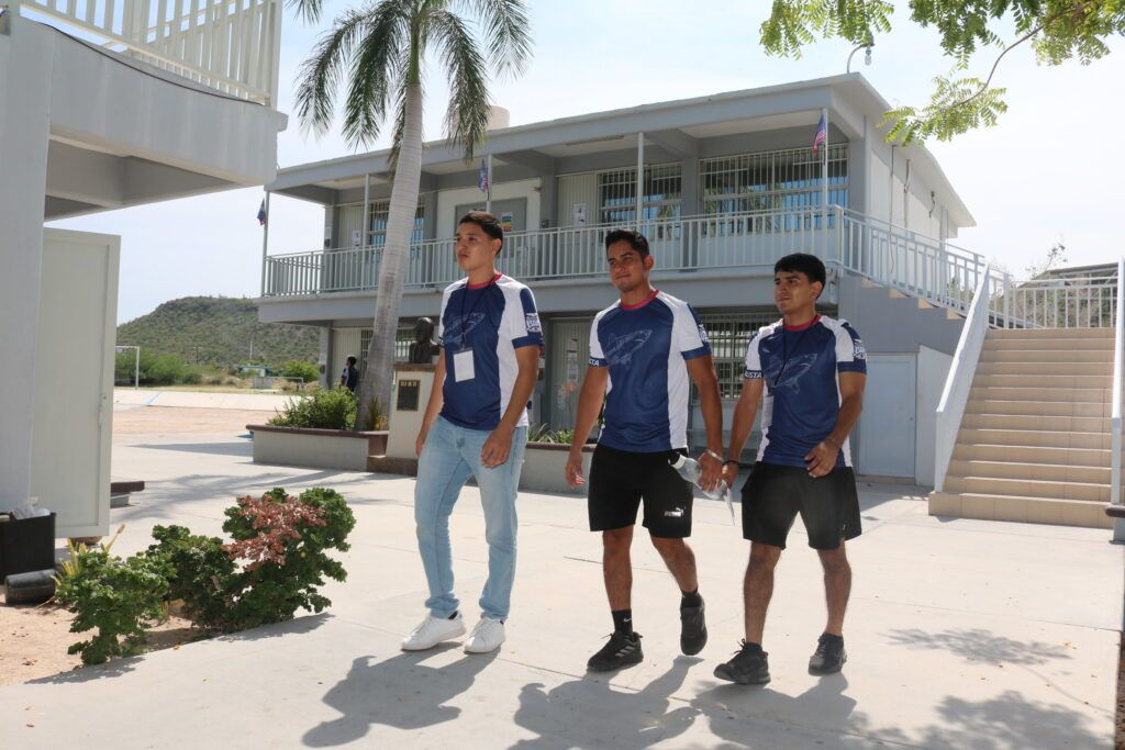 La institución construye el Aula Magna y celebra su 27 aniversario con actividades académicas y deportivas.