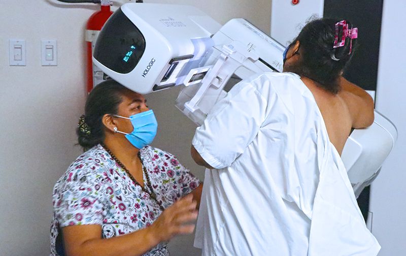 Mastografías sin costo en hospitales públicos; convocan a mujeres y hombres transgénero a acudir a su unidad de derechohabiencia.
