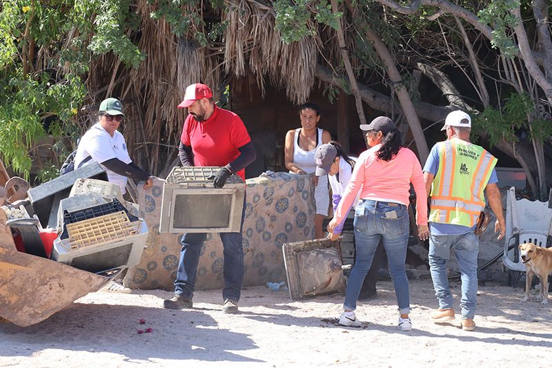 Operativo estatal y municipal reduce criaderos de mosco del dengue; Salud refuerza fumigaciones y llama a lavar, tapar y voltear recipientes.