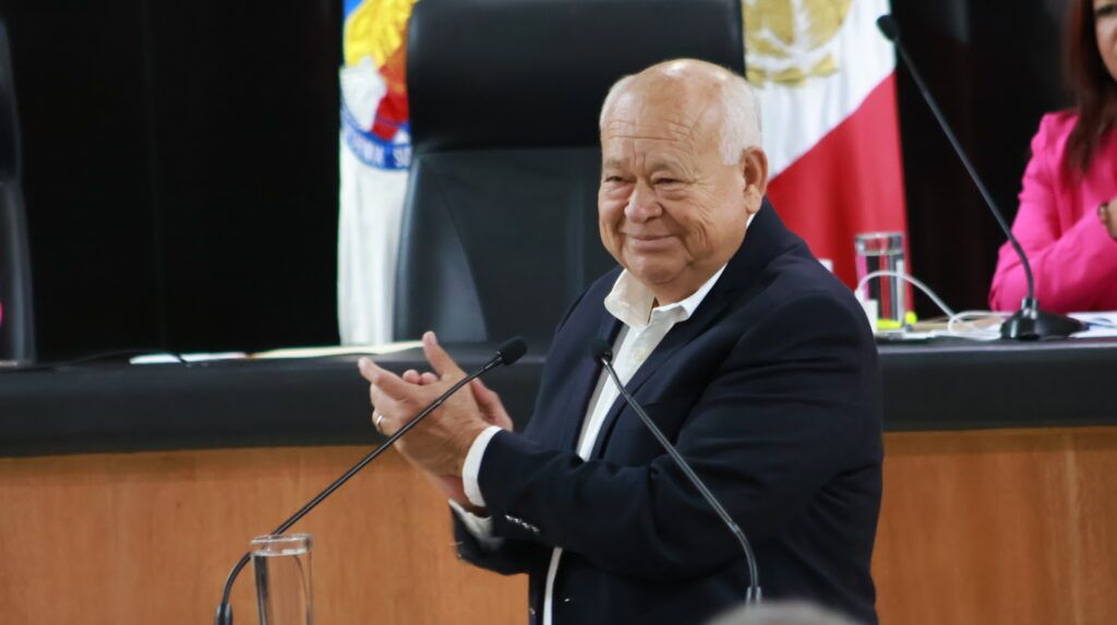 En sesión solemne, Víctor Manuel Castro Cosío exhorta a fortalecer instituciones, diálogo y desarrollo justo para Baja California Sur.