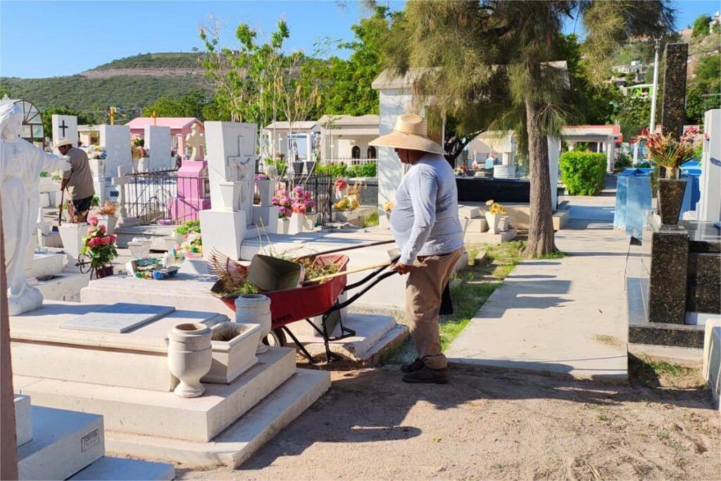 Servicios Públicos inicia limpieza en Los San Juanes; continuarán en Jardines del Recuerdo y Perlas del Paraíso.